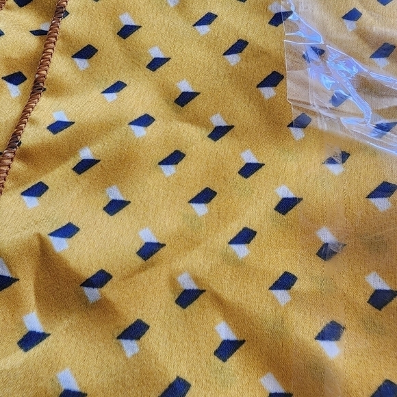 Soft Silky Fun Scarf For Head, Bag, Hair, Neck NWT - Picture 2 of 4